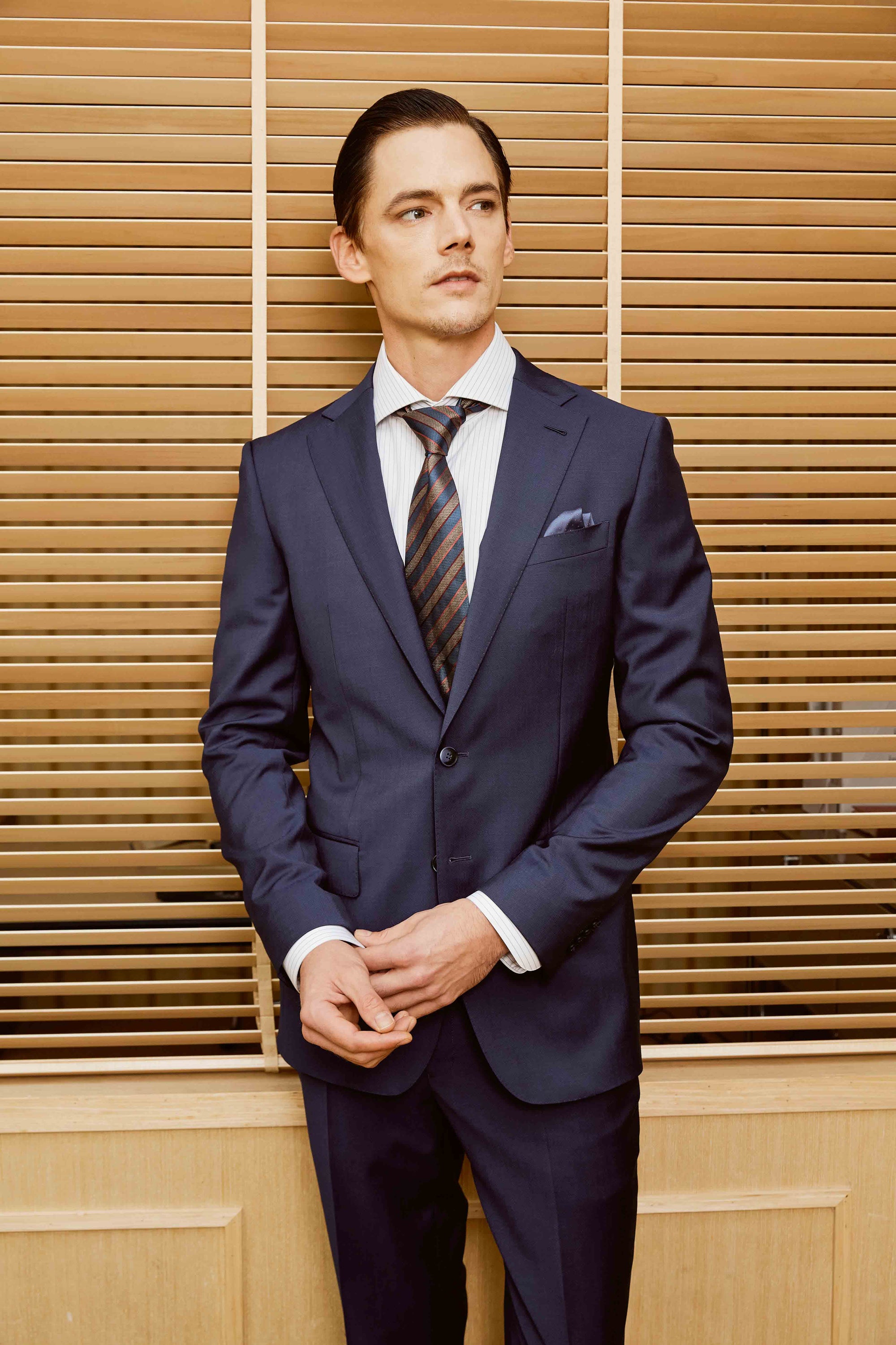 Men's Sleek Dark Blue Suit Set with White Striped Shirt