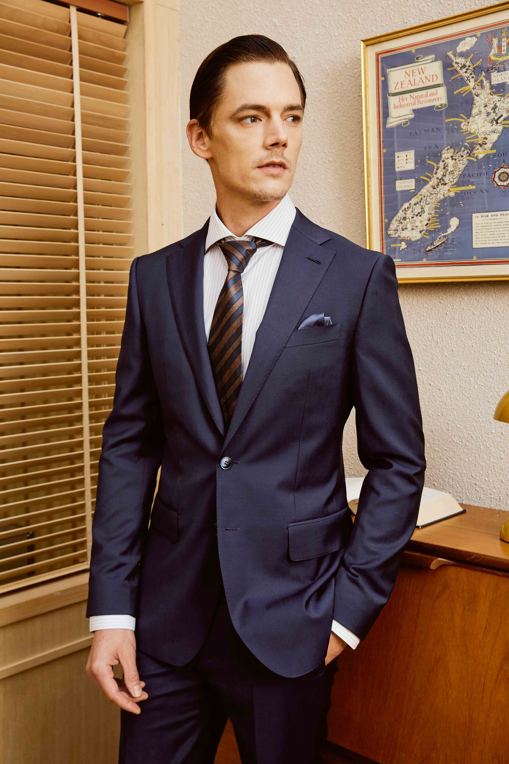 Men's Sleek Dark Blue Suit Set with White Striped Shirt