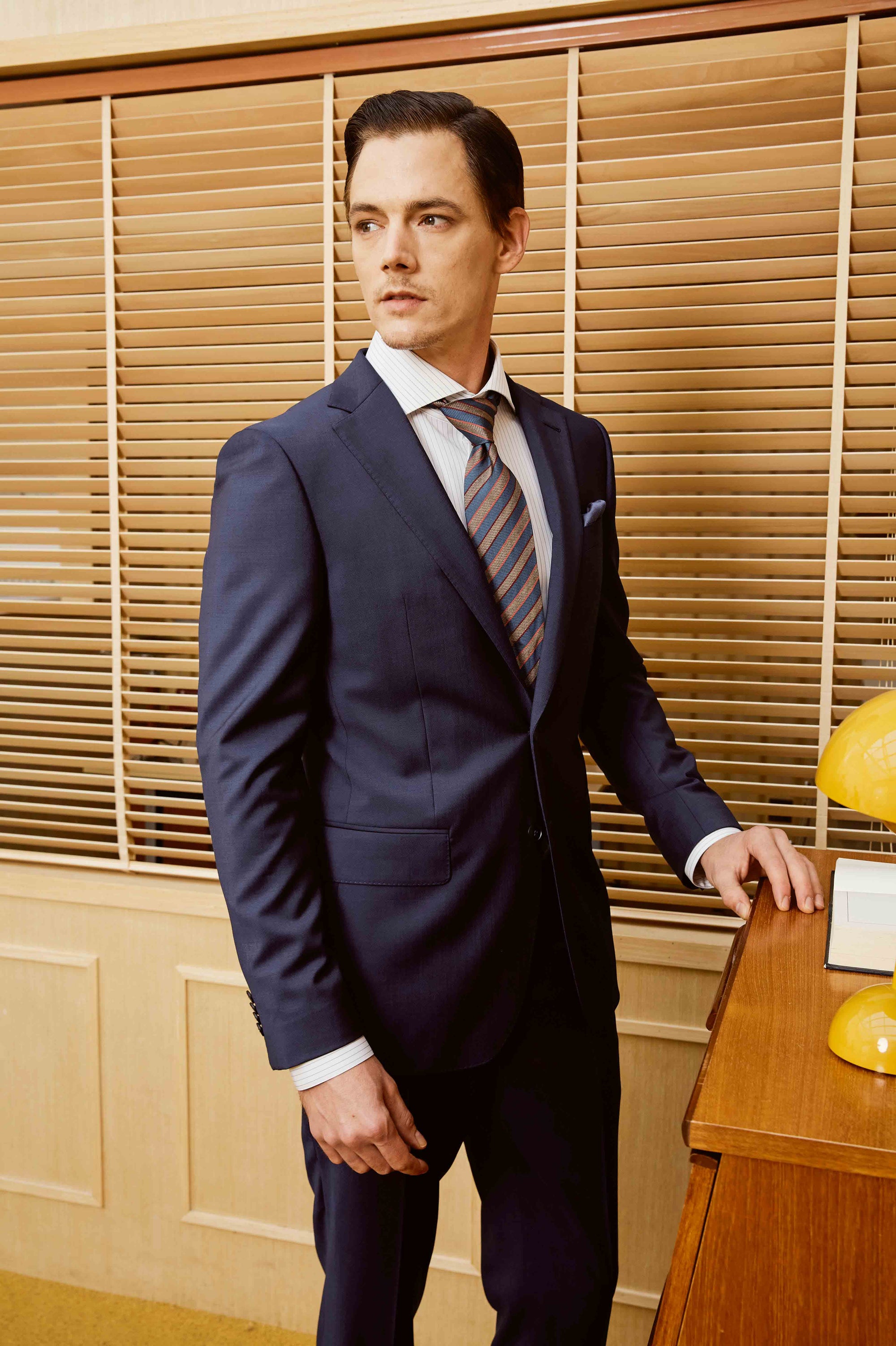 Men's Sleek Dark Blue Suit Set with White Striped Shirt