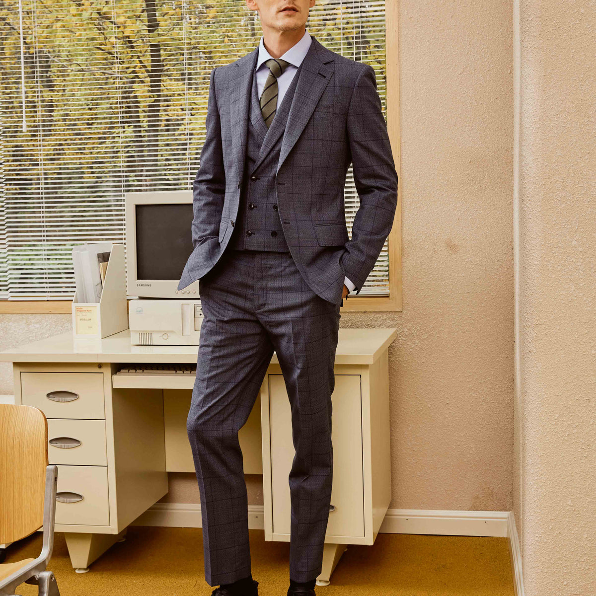 Gray Check Suit Set | Men's suits in UAE | House of Tailors