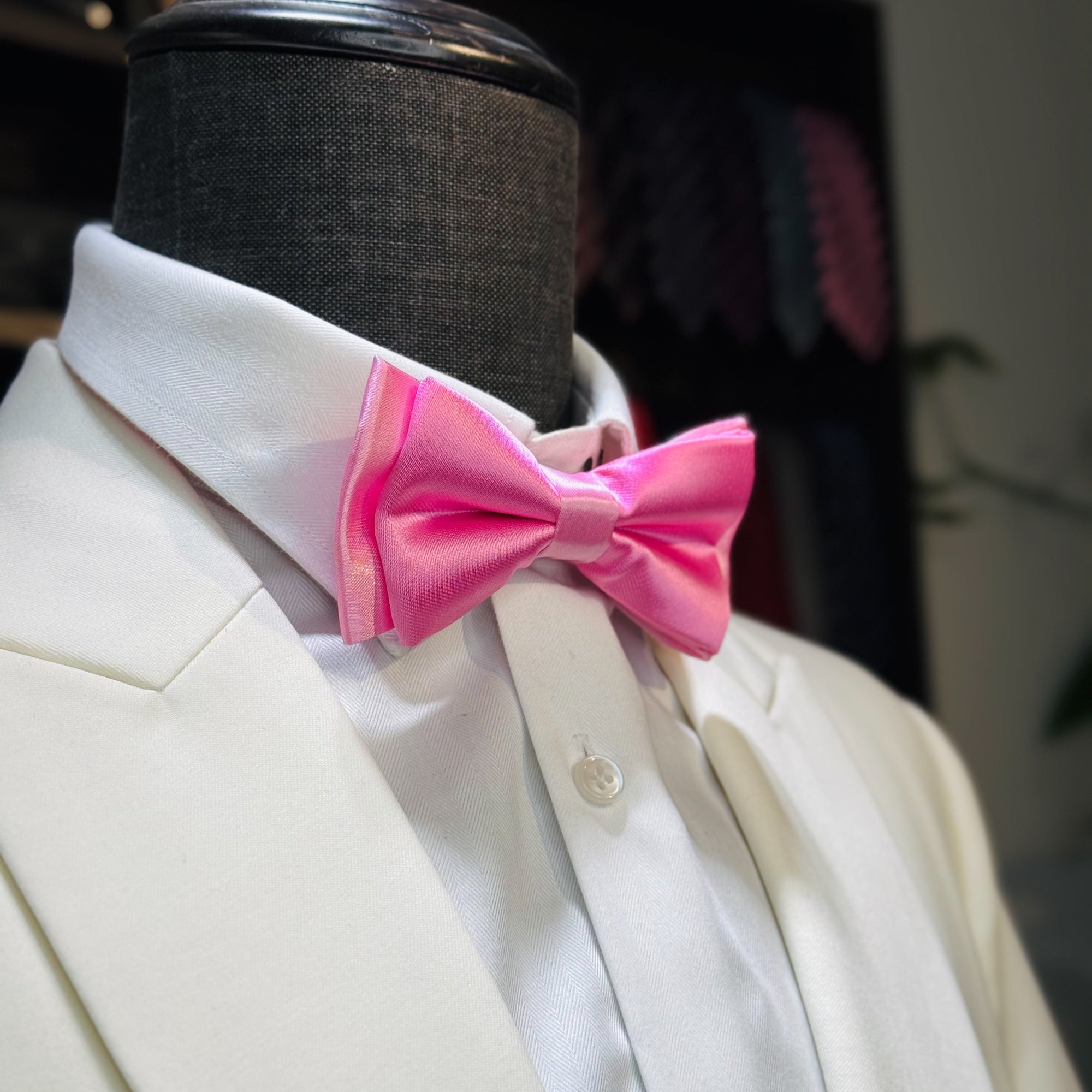 Elegant Pink Bow Tie