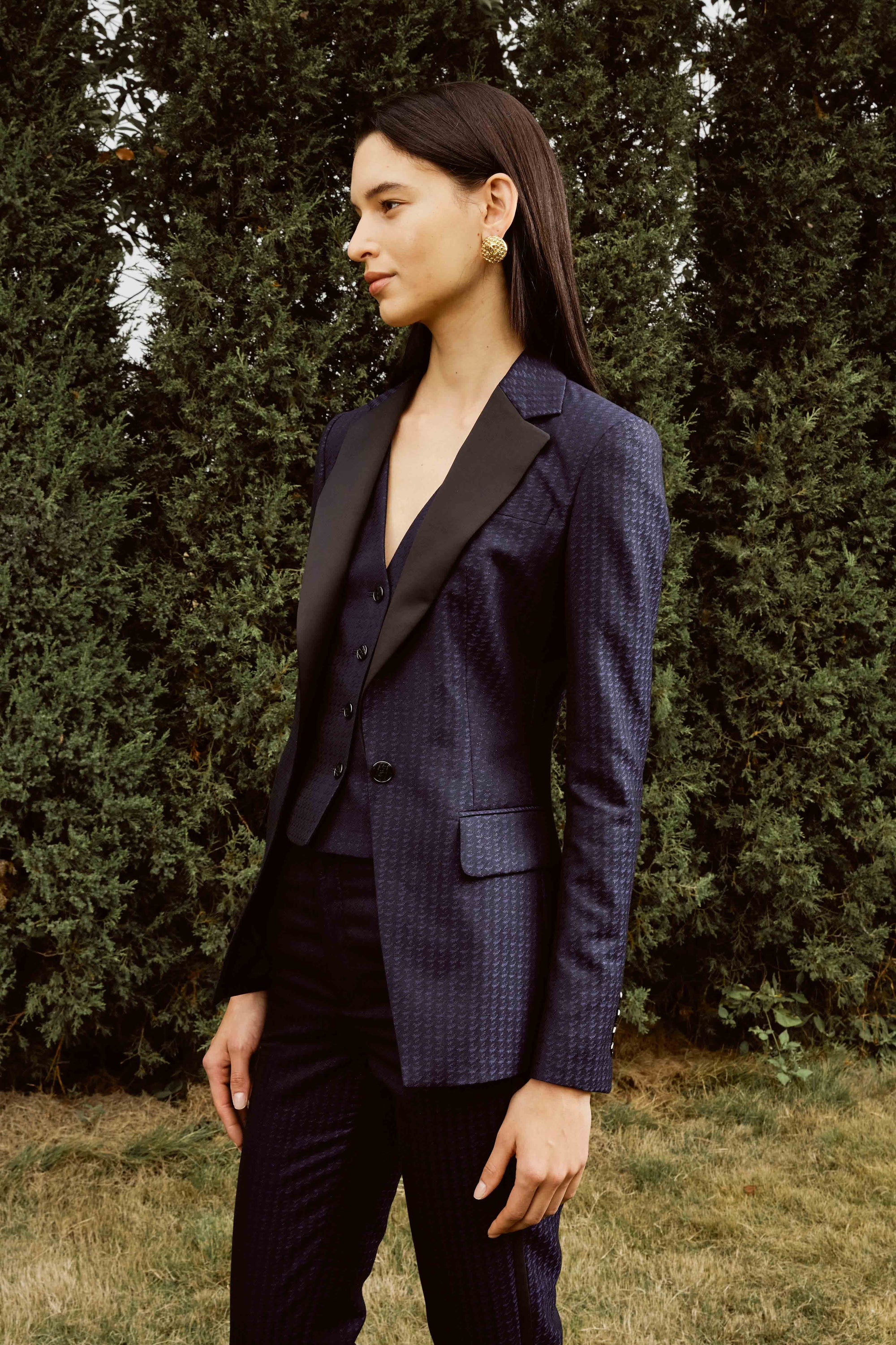 Black and Blue Textile Designed Suit Set with Vest for Women