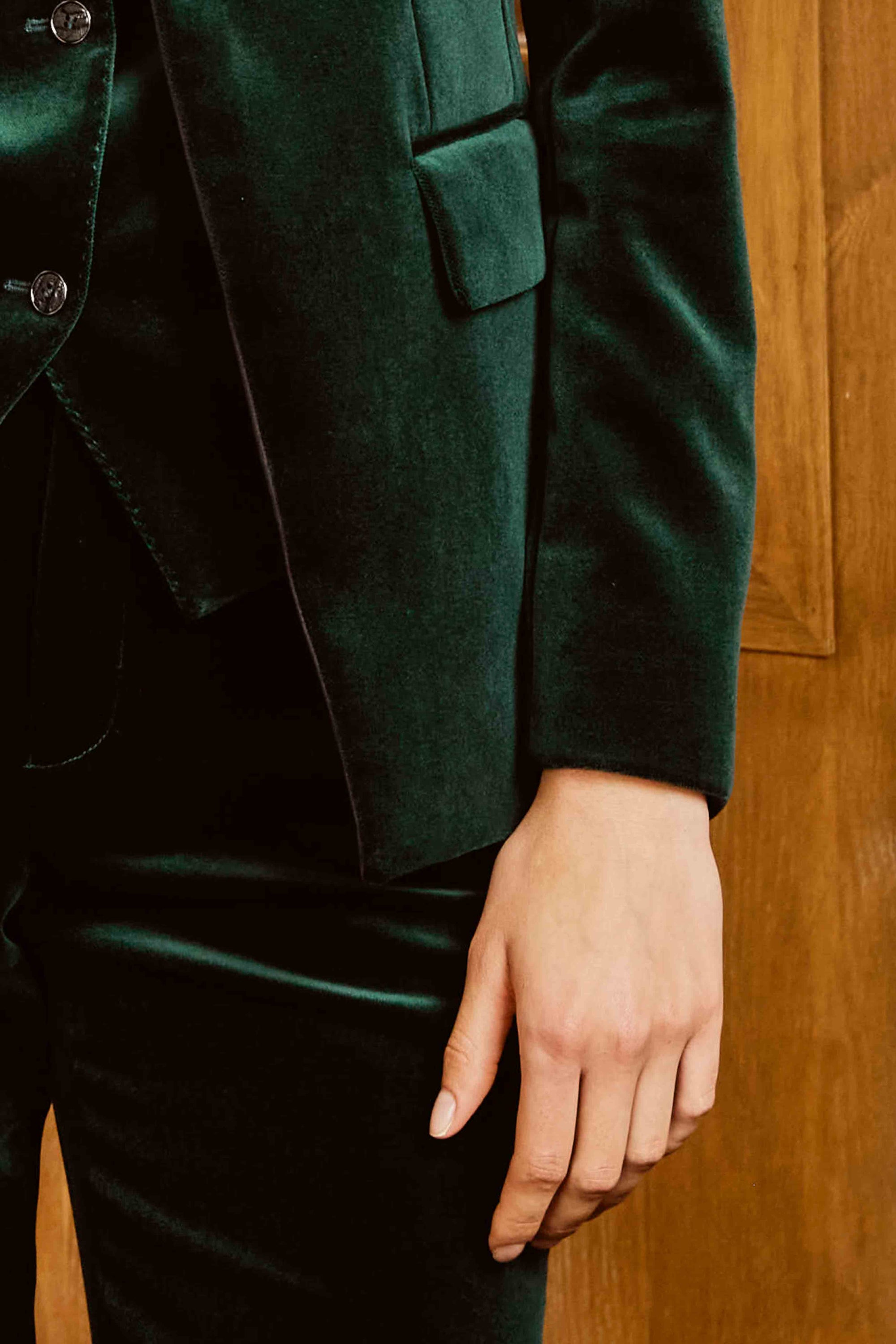 Suit Set for Women with Vest and Fancy Tie